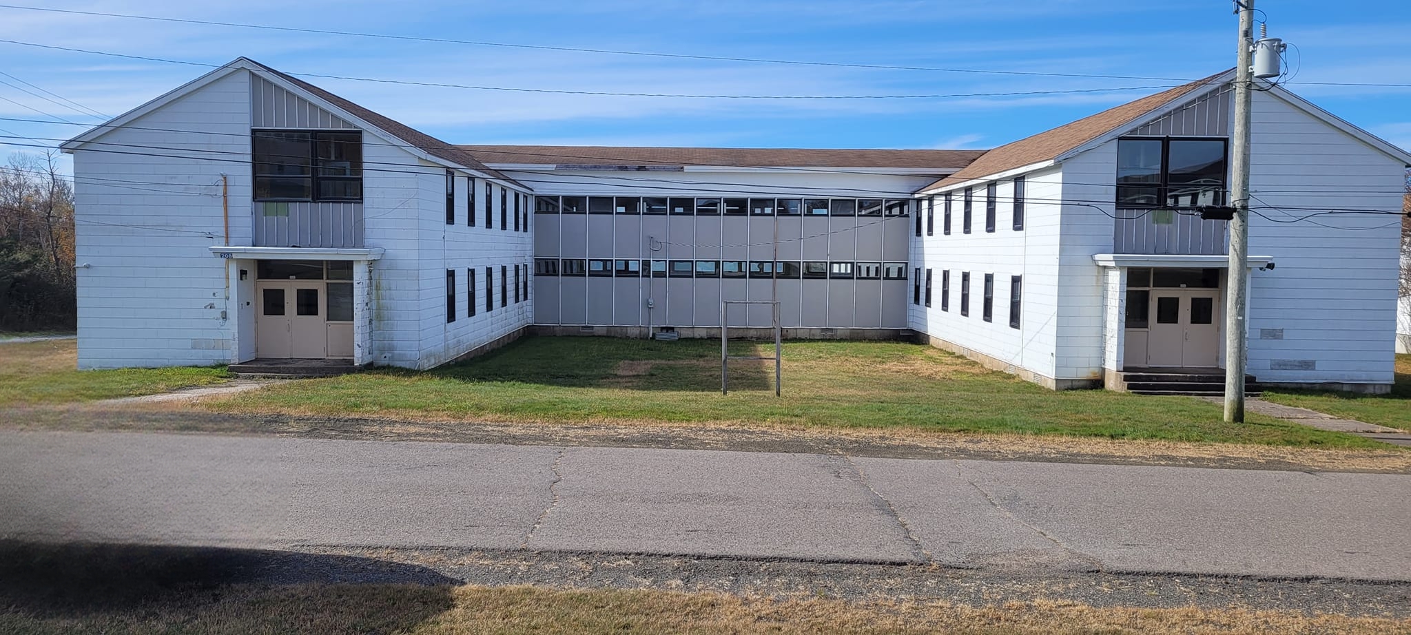 Nipigon (L) + Yukon (R)34-8S (L) + 34-8N (R)(front)208 Atlantic Avenue 